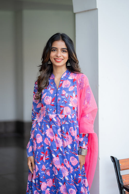 Oviya blue floral kurti - mandarin collar, V-notch neckline and button detail