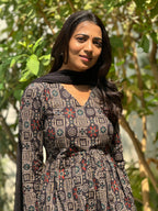 Dhwali Cotton Suit Set