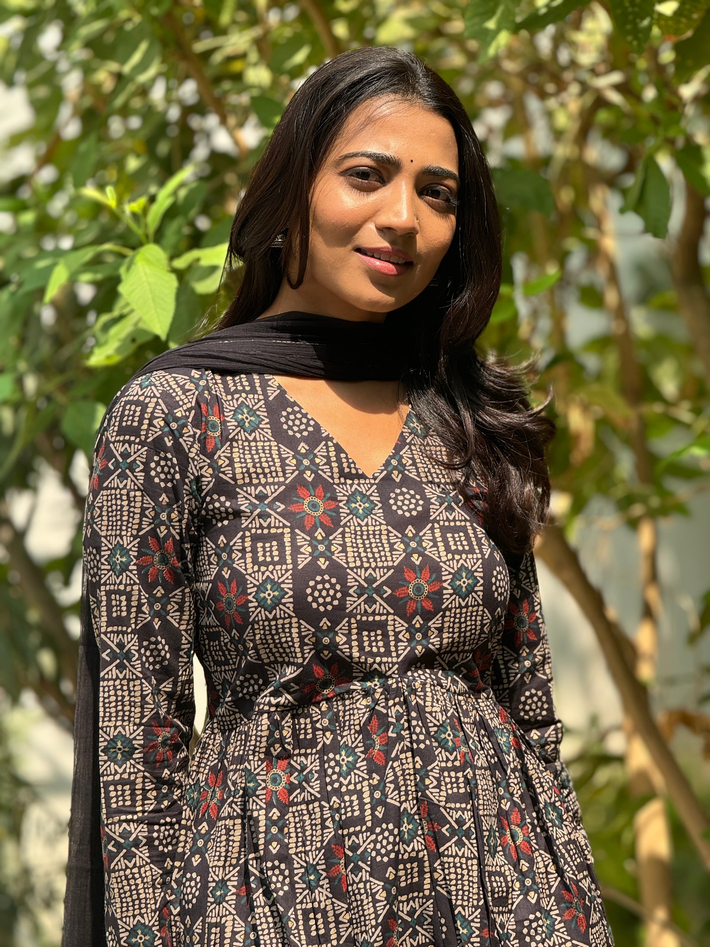 Dhwali Cotton Suit Set