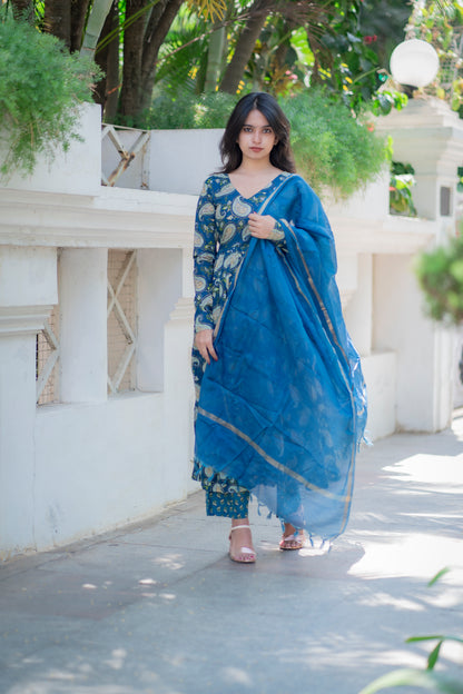 Theepthi Cotton Suit Set