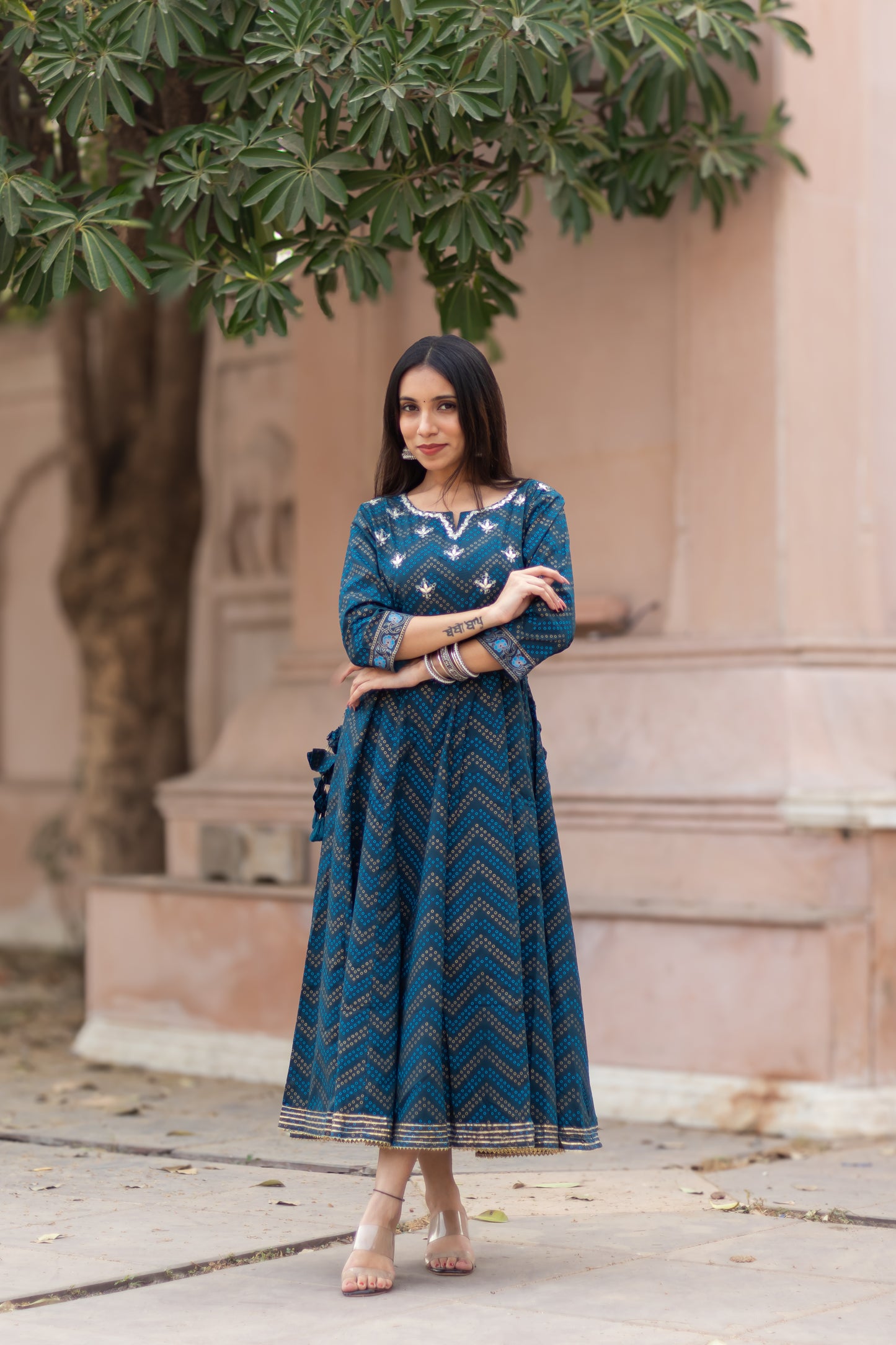 KHAFI BANDHANI GOWN - TADA