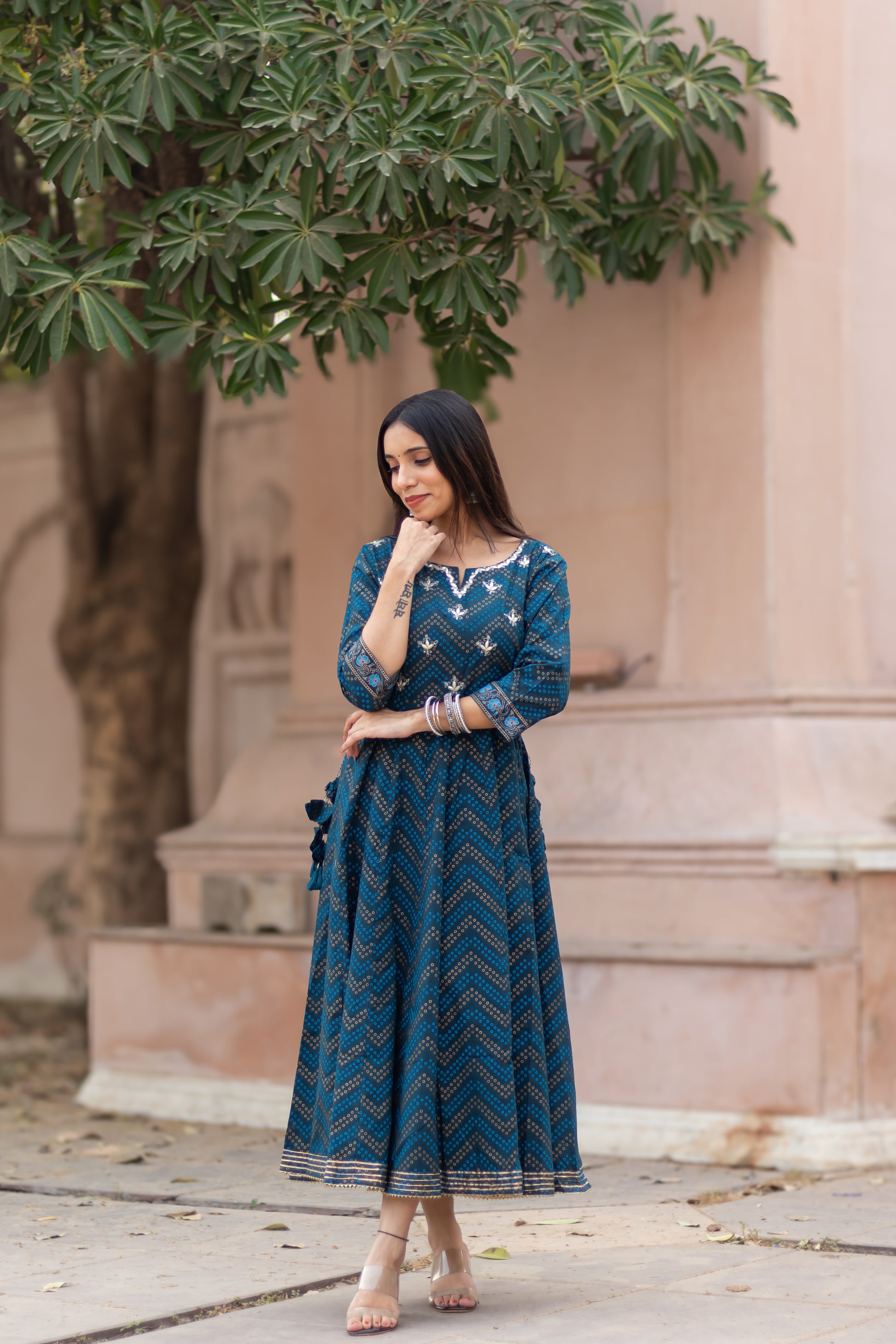 KHAFI BANDHANI GOWN - TADA