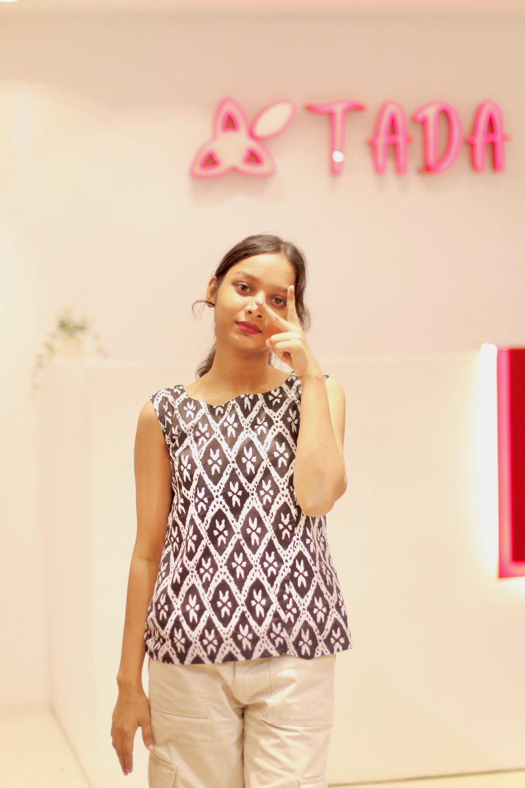 Cassandra handblock cotton Top