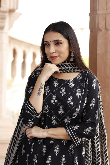 LEEFY BLACK KURTI SET - TADA