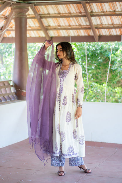 Suganya anarkali suit set - lightweight purple dupatta with tassels