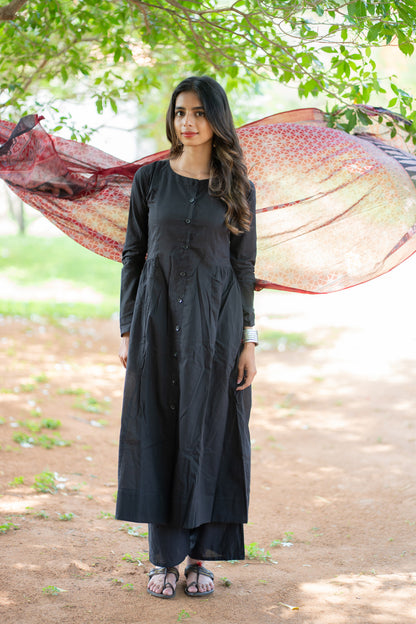 Shruti black cotton kurti and pant with flowing red printed dupatta