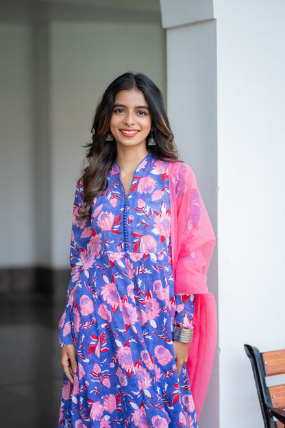 Oviya blue floral kurti - mandarin collar, V-notch neckline and button detail