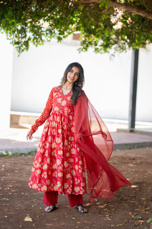Ishaani red anarkali kurti with red pant and flowing dupatta