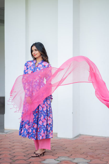 Oviya suit set - lightweight pink kota doria dupatta with tassels